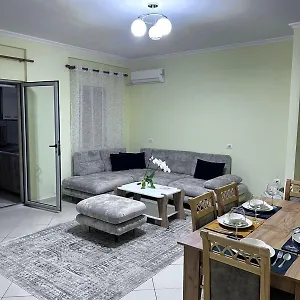 https://apt-new-baazar-terrace.hotels-in-tirana.com